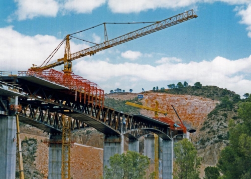 Viaducto en Hoces del Gabriel Autovia A3