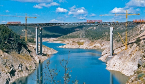 Viaducto en Hoces del Gabriel Autovia A3